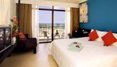 02 centara-karon-phuket-Superior Ocean View at The Terrace.jpg